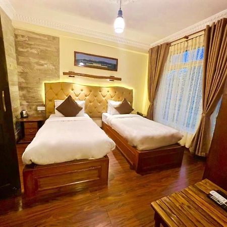 Hotel The Kantipur Pokhara Esterno foto