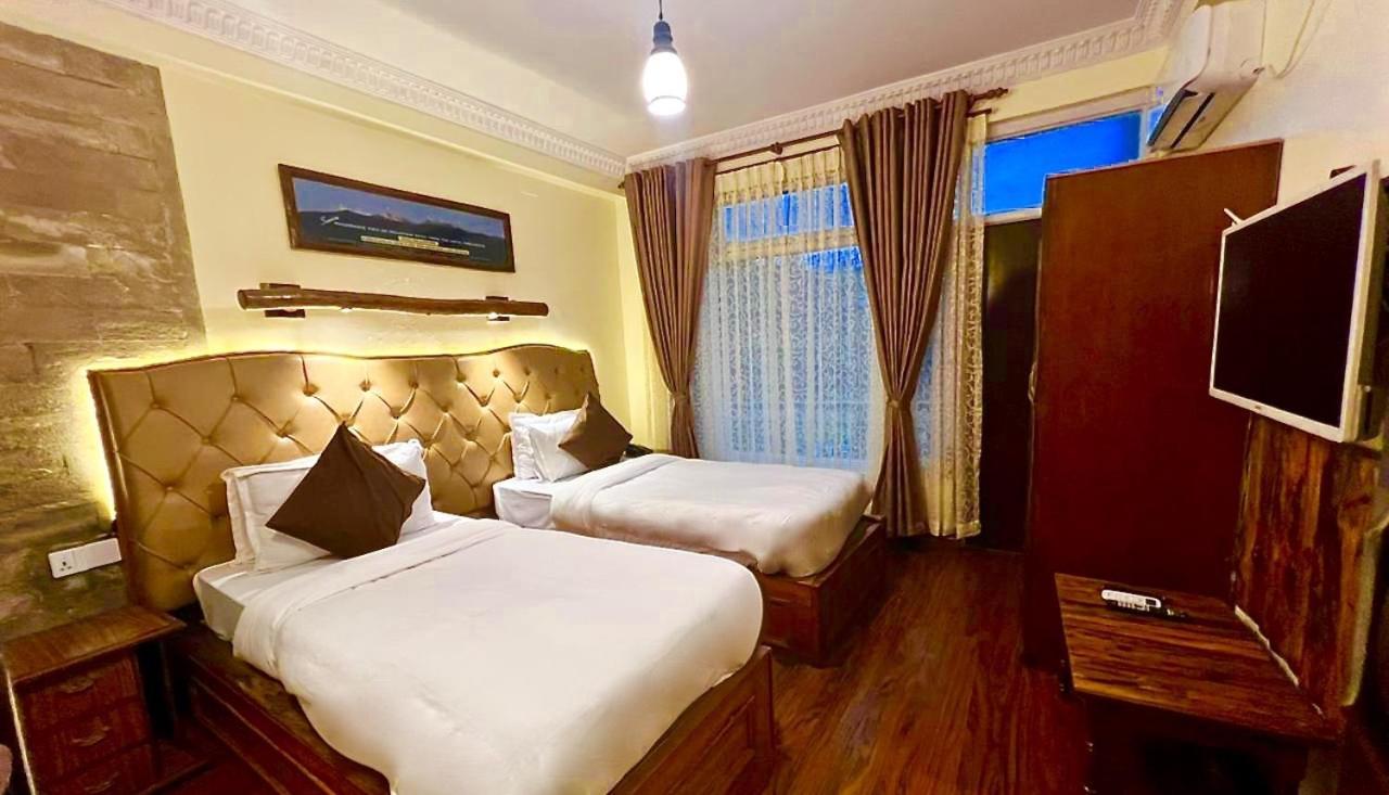 Hotel The Kantipur Pokhara Esterno foto